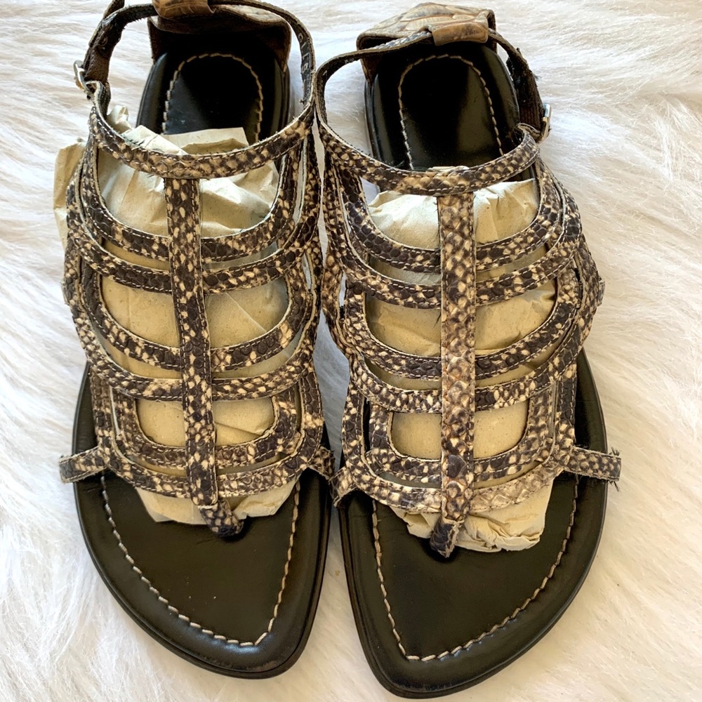 Donald Pliner Glas Gladiator Snake Print S…